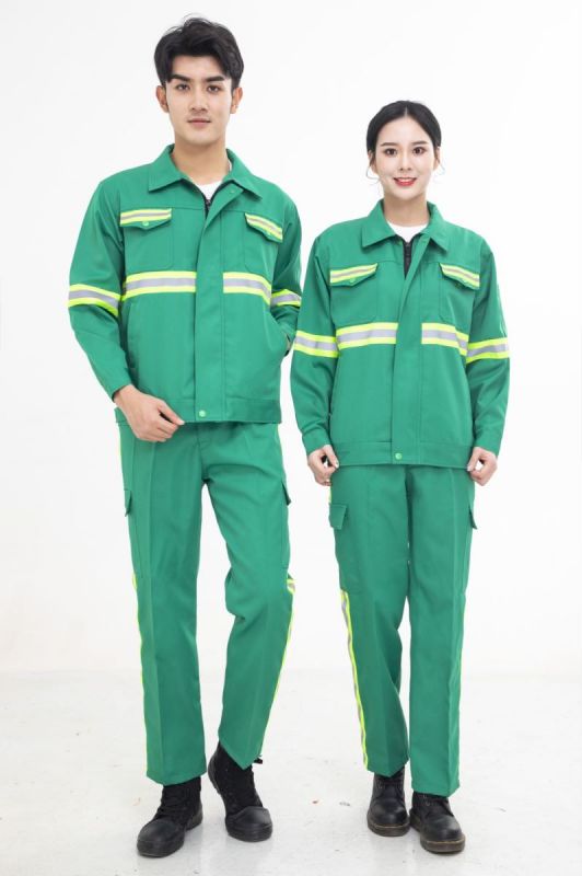 綠色環(huán)衛(wèi)服